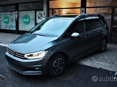 Usata VW Touran Highline 116 CV (85 kW) 2018 Grigio Monovolume