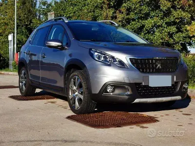Usata Peugeot 2008 102 CV (75 kW) 2019 Bluazzurro SUV