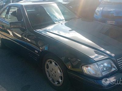 Begagnad Mercedes SL300 320 HK (235 kW) 1993 Svart Cab
