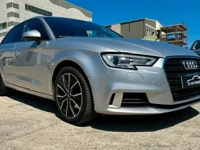 Usata Audi A3 Sport 116 CV (85 kW) 2018 Argento Berlina