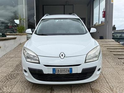 Usata Renault Mégane GrandTour 90 CV (66 kW) 2010 Bianco Station wagon