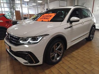 Usata VW Tiguan R-line 150 CV (110 kW) 2021 Pure white / pastello SUV