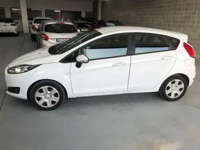 Usata Ford Fiesta ST-Line 75 CV (55 kW) 2017 Bianco Utilitaria