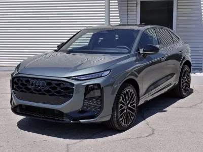 Nuova Audi Q3 Sportback S-Line 150 CV (110 kW) 2026 Verde SUV