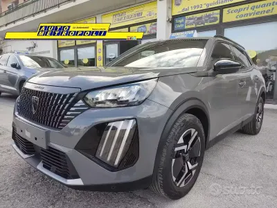 Używany Peugeot 2008 Allure 101 KM (74 kW) 2023 Szary SUV