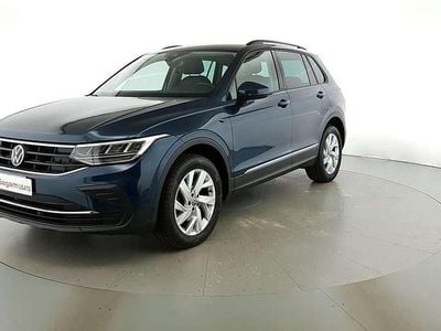 Usata VW Tiguan Life 150 CV (110 kW) 2021 Night shade blue SUV