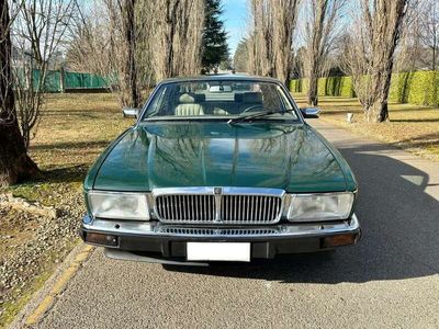 Jaguar XJ40