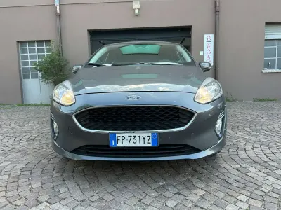 Usata Ford Fiesta 86 CV (63 kW) 2018 Grigio Utilitaria