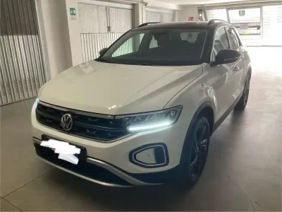 Usata VW T-Roc Sportline 116 CV (85 kW) 2025 Bianco SUV