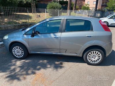 Usata Fiat Grande Punto Dynamic 77 CV (56 kW) 2009 Grigio Utilitaria