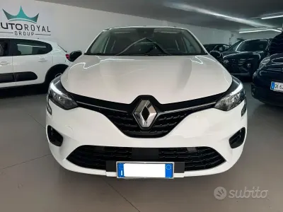 Begagnad Renault Clio V Evolution 101 HK (74 kW) 2023 Vit Sedan