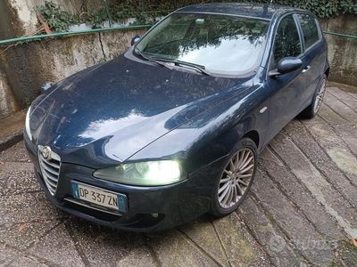 usata Alfa Romeo 147 1.9 JTD (115 CV) cat 5p. Distinctive