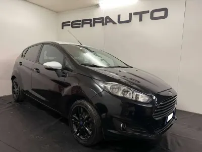 Usata Ford Fiesta 101 CV (74 kW) 2016 Nero Utilitaria