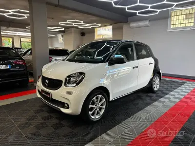 Usata Smart ForFour 71 CV (52 kW) 2017 Bianco Utilitaria