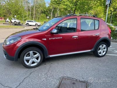 Brugt Dacia Sandero Stepway 90 HK (66 kW) 2010 Rød Sedan