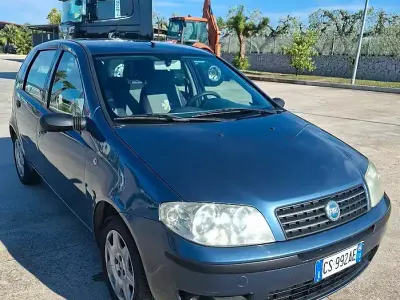 Usata Fiat Punto 60 CV (44 kW) 2004 Blu Utilitaria