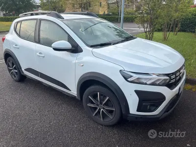 Usata Dacia Sandero Stepway 101 CV (74 kW) 2023 Bianco Utilitaria