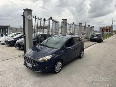 Usata Ford Fiesta 96 CV (70 kW) 2015 Blu Utilitaria
