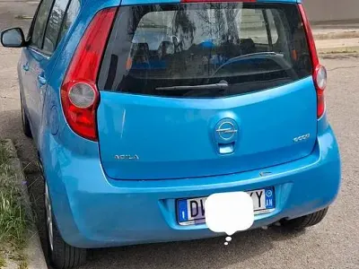 Usata Opel Agila 68 CV (50 kW) 2009 Bluazzurro Utilitaria