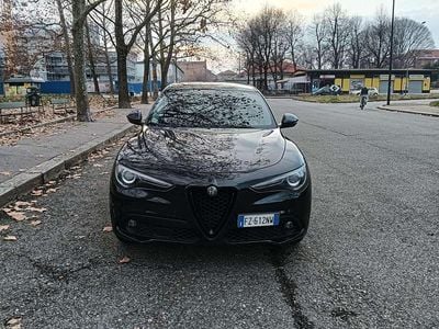 Usata Alfa Romeo Stelvio Tech Edition 160 CV (117 kW) 2019 Nero SUV