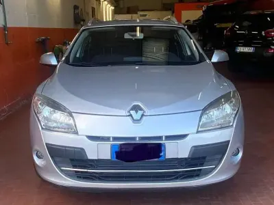 Usata Renault Mégane GrandTour 107 CV (78 kW) 2010 Argento Station wagon