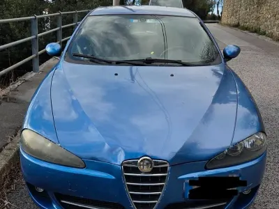 Usata Alfa Romeo 147 105 CV (77 kW) 2009 Bluazzurro Utilitaria