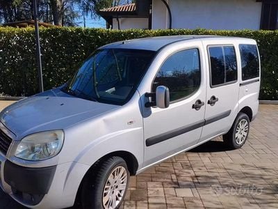 Begagnad Fiat Doblò 85 HK (62 kW) 2008 Grå Minibuss