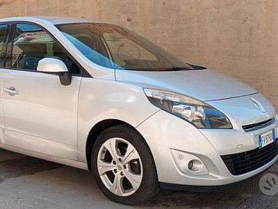 Grigio Usata 2010 Renault Scénic III Monovolume | 3300 € (Buon prezzo)