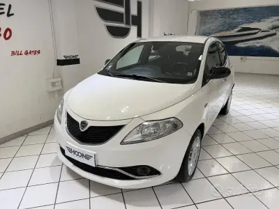 Usata Lancia Ypsilon Gold 69 CV (50 kW) 2017 Bianco Utilitaria