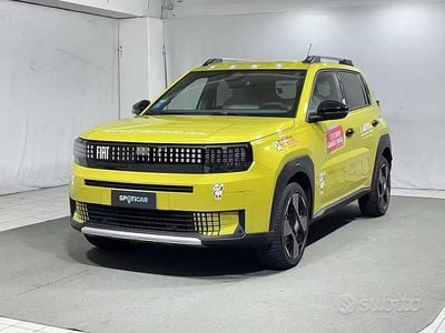 Usata Fiat Grande Panda La Prima 83 kW (113 CV) 2025 Giallo Utilitaria