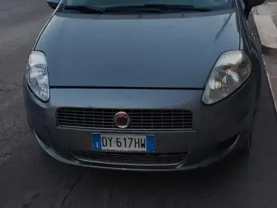 Usata Fiat Grande Punto 77 CV (56 kW) 2009 Grigio Utilitaria