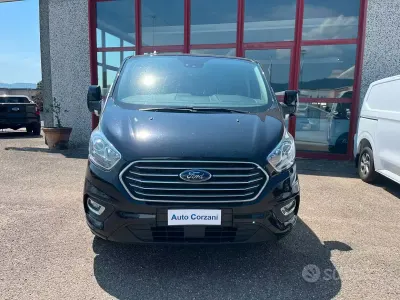 Usata Ford Tourneo Titanium 131 CV (96 kW) 2022 Nero Monovolume