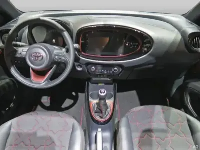 Begagnad Toyota Aygo X Active 72 HK (52 kW) 2025 Vit SUV