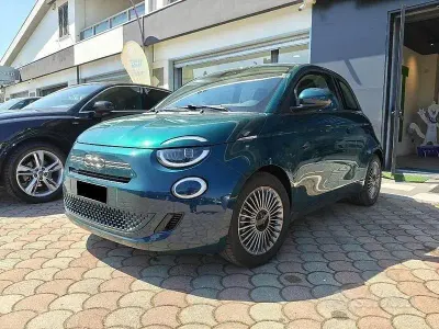Nuova Fiat 500 65 CV (47 kW) 2025 Bluazzurro Berlina