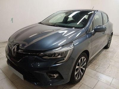 Begagnad Renault Clio V Intens 86 HK (63 kW) 2021 Grå Sedan