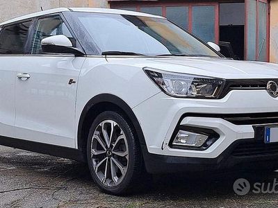 Gebraucht SsangYong Tivoli 116 PS (85 kW) 2019 Weiß SUV