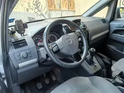 Usata Opel Zafira 150 CV (110 kW) 2013 Grigio Monovolume