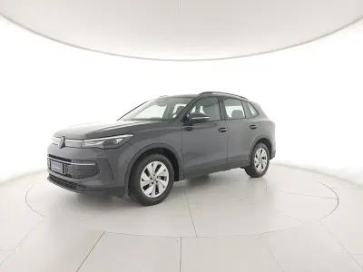Usata VW Tiguan Life 150 CV (110 kW) 2025 Dolphin grey metallizzato SUV