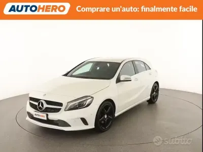Usata Mercedes A180 109 CV (80 kW) 2017 Bianco Utilitaria