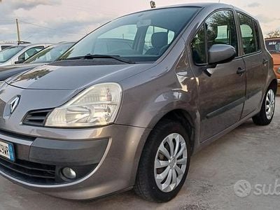Grigio Usata 2009 Renault Modus Dynamique Monovolume | 2900 € (Buon prezzo)