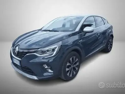 Usata Renault Captur Techno 101 CV (74 kW) 2023 Blu SUV