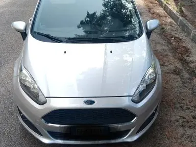 Usata Ford Fiesta 95 CV (69 kW) 2016 Grigio Utilitaria