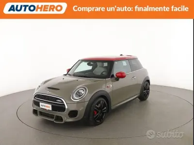 Begagnad Mini John Cooper Works 231 HK (169 kW) 2020 Grön Halvkombi
