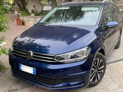 Begagnad VW Touran Highline 150 HK (110 kW) 2020 Minibuss