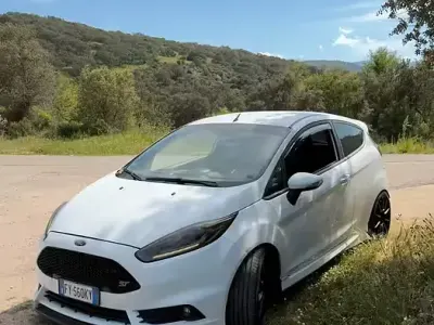 Begagnad Ford Fiesta ST200 200 HK (147 kW) 2017 Halvkombi