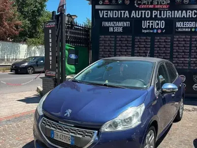 Usata Peugeot 208 Allure 82 CV (60 kW) 2013 Blu Utilitaria
