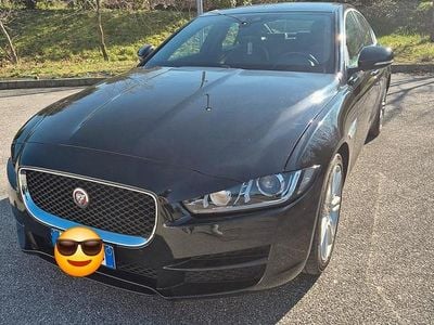 Usata Jaguar XE Portfolio 180 CV (132 kW) 2016 Nero Berlina