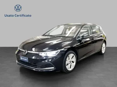 Begagnad VW Golf VIII Style 131 HK (96 kW) 2021 Svart Sedan