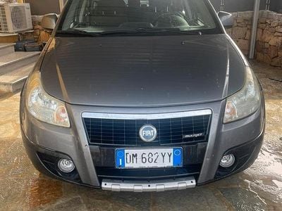 Usata Fiat Sedici 120 CV (88 kW) 2008 Grigio SUV