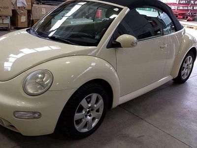 Usata VW New Beetle 101 CV (74 kW) 2004 Beige Utilitaria